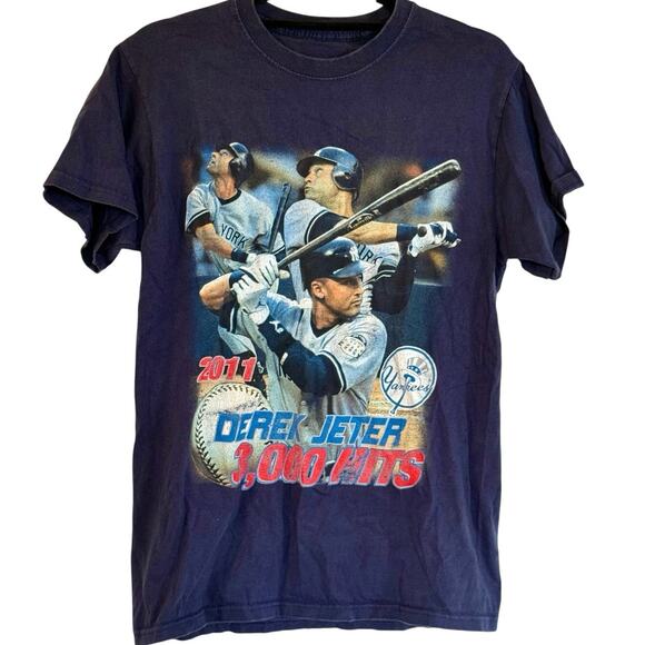 Derek Jeter 2011 3,000th Hit Club New York Yankees Shirt Adult Small - Picture 1 of 3